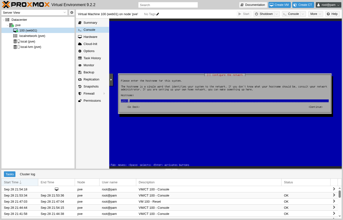 Programme d'installation de Debian, écran « Configurer le réseau », champ « Nom d'hôte » contenant « web01 »